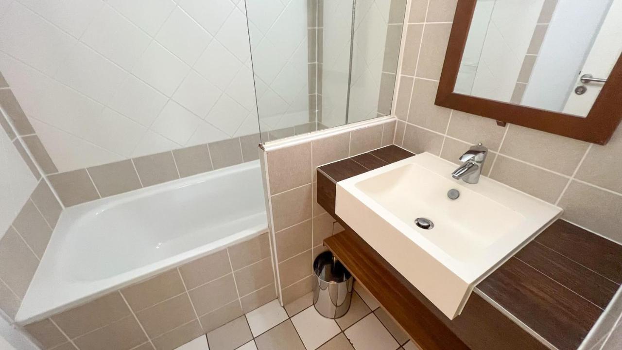 6-Person Apartment With Swimming Pool Tennis Court And Free Parking 25 Le Touquet Kültér fotó